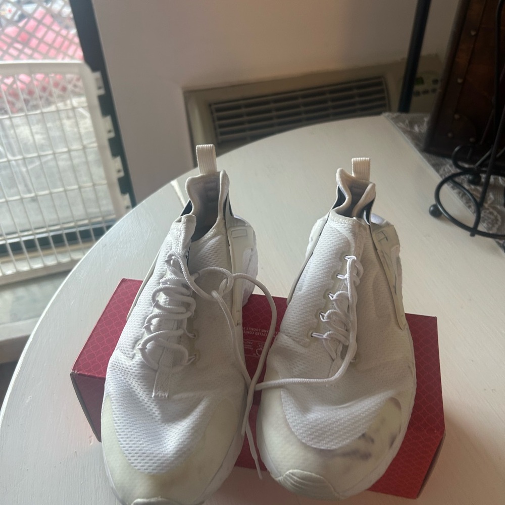 Nike Women's Sneakers - White
